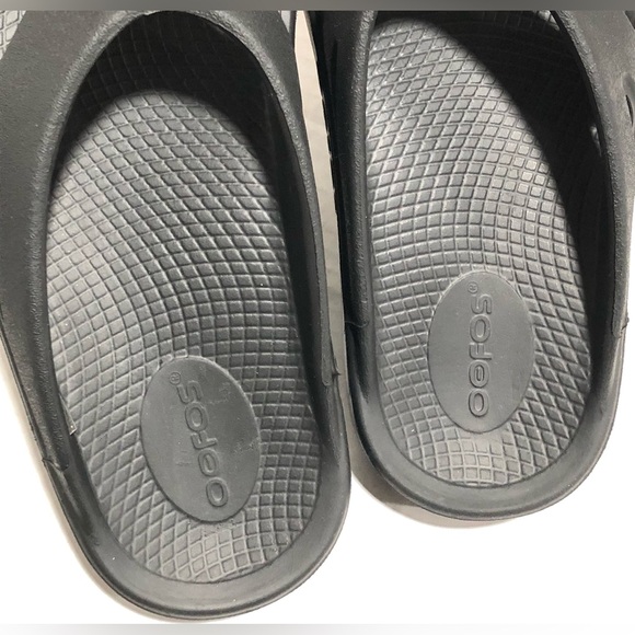 OOFOS Black Comfort Sandals - Picture 6 of 10